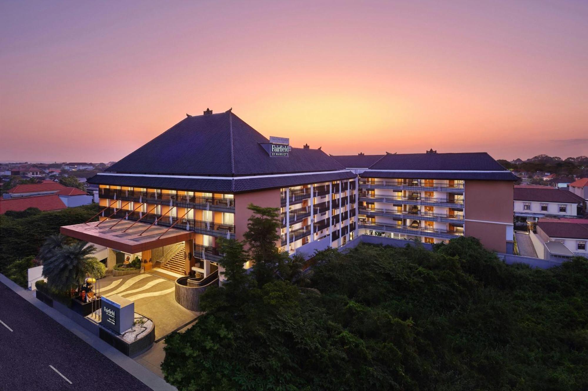 Hotel Fairfield By Marriott Bali Kuta Sunset Road