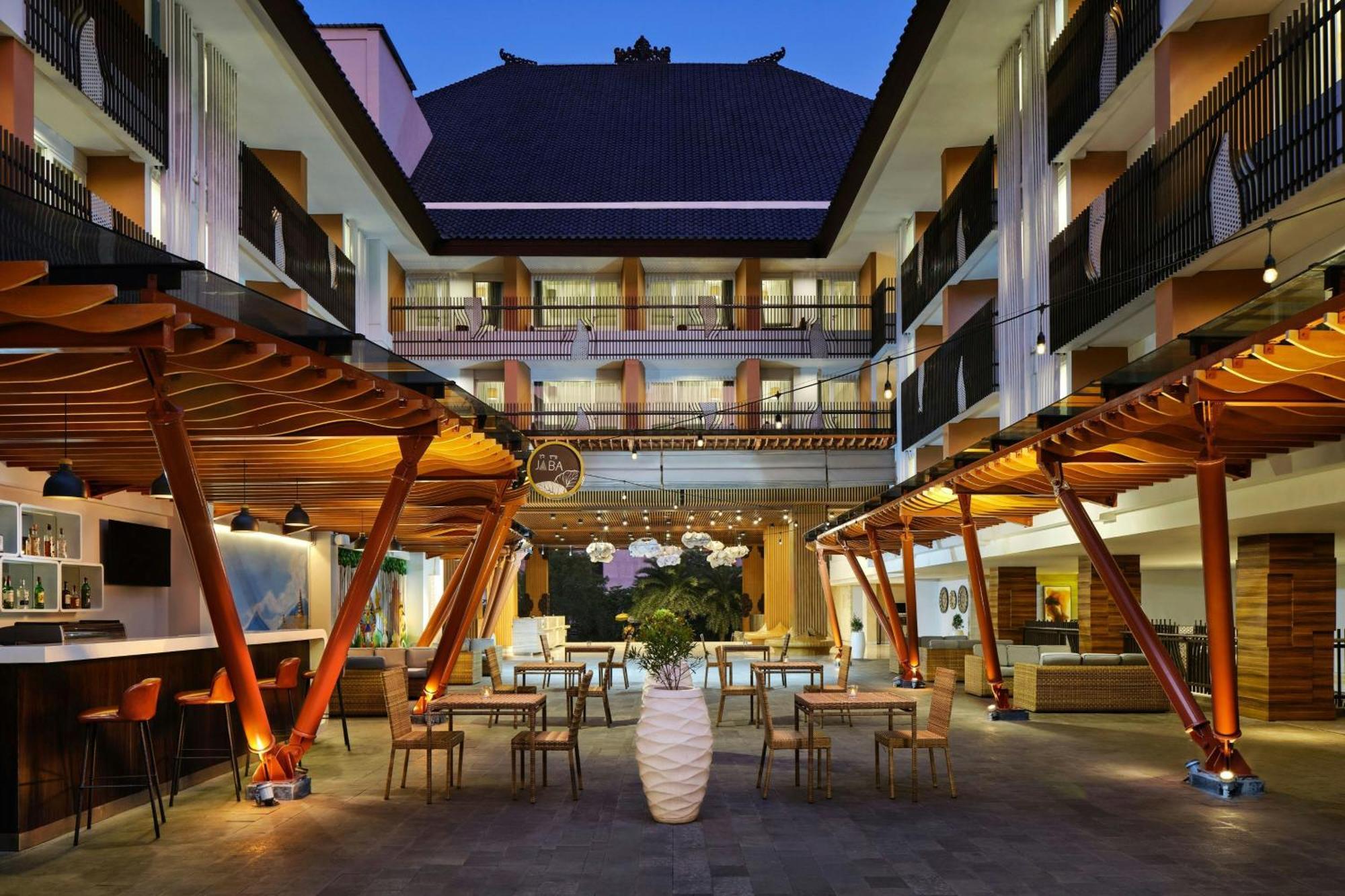 Hotel Fairfield By Marriott Bali Kuta Sunset Road 4*